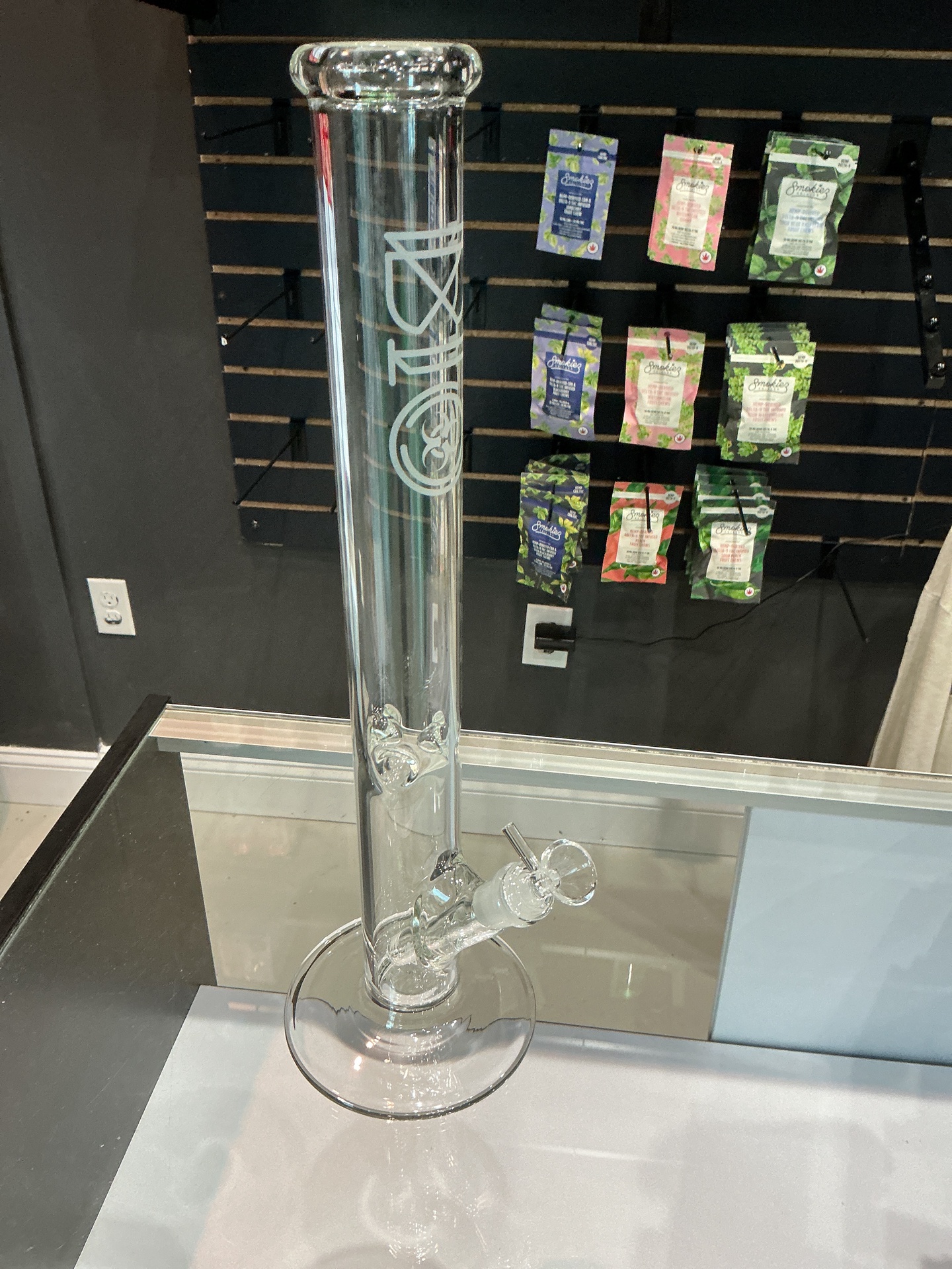 Bio 18” Glass Bong / Silver